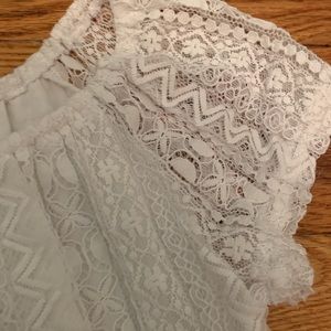 Hollister Tops - cute hollister white patterned topโฃ๏ธ Hollister Tops - cute hollister white patterned topโฃ๏ธ